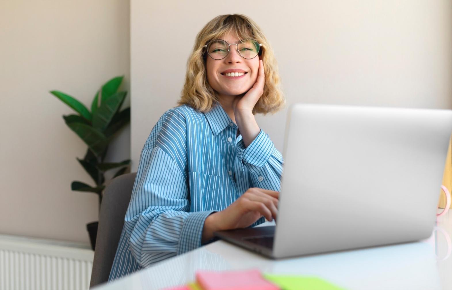 Modernes Büro mit Automatisierungstechnologie